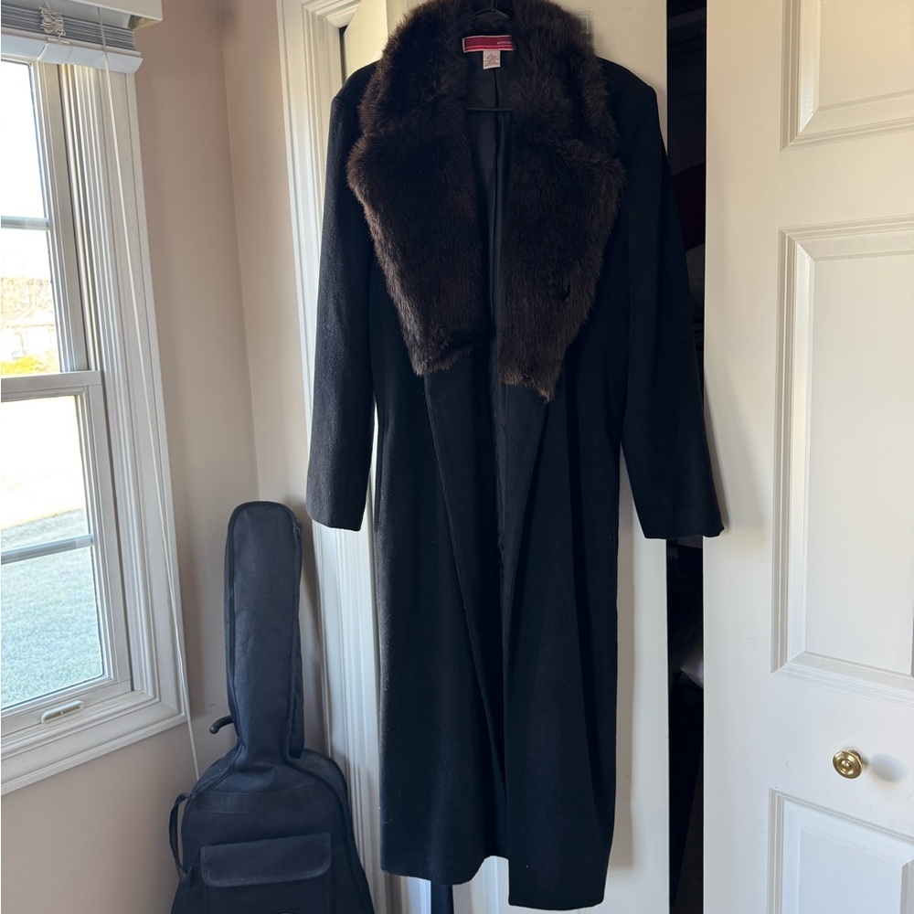 Classic Black Coat Full Length and Structured Fit with faux fur collar